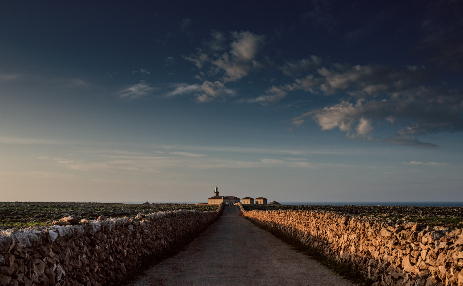 Farola de Punta Nati (Foto: Jordi Saragossa).