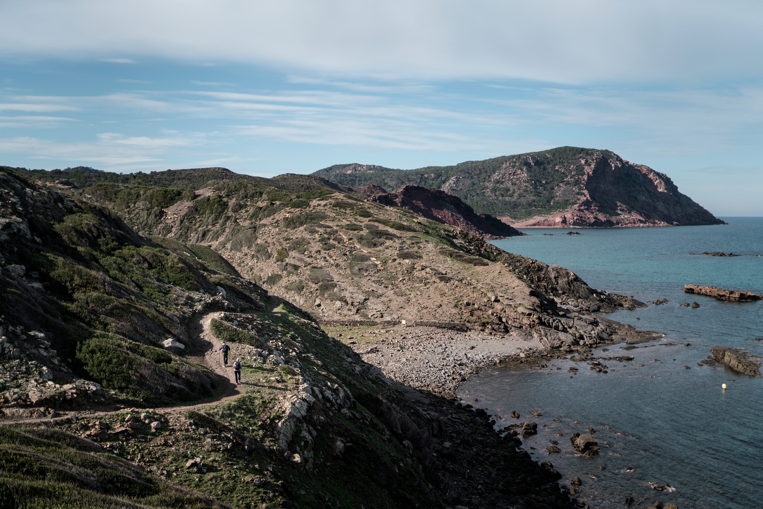 Sortint des Alocs, amb la Muntanya Mala de fons (Foto: Jordi Saragossa).