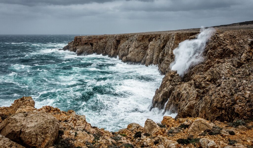 Penya-segats del nord de Menorca (Foto: Camí de Cavalls 360º).